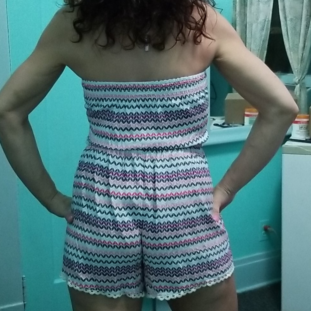 HOLLISTER romper! - Picture 2 of 4